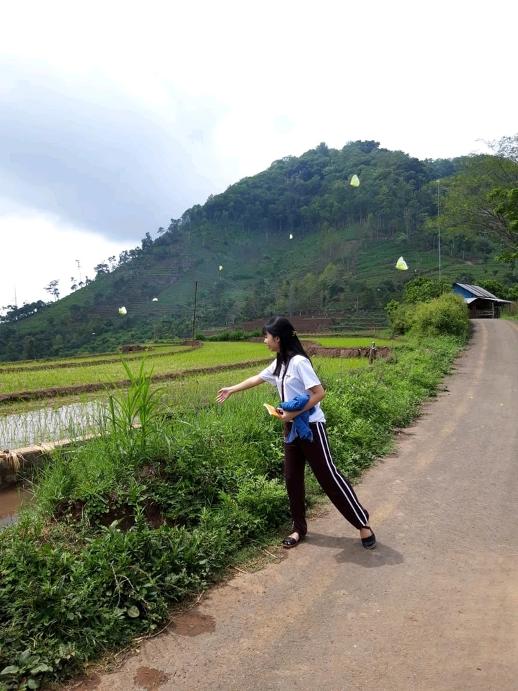 GIF uploaded by Evania