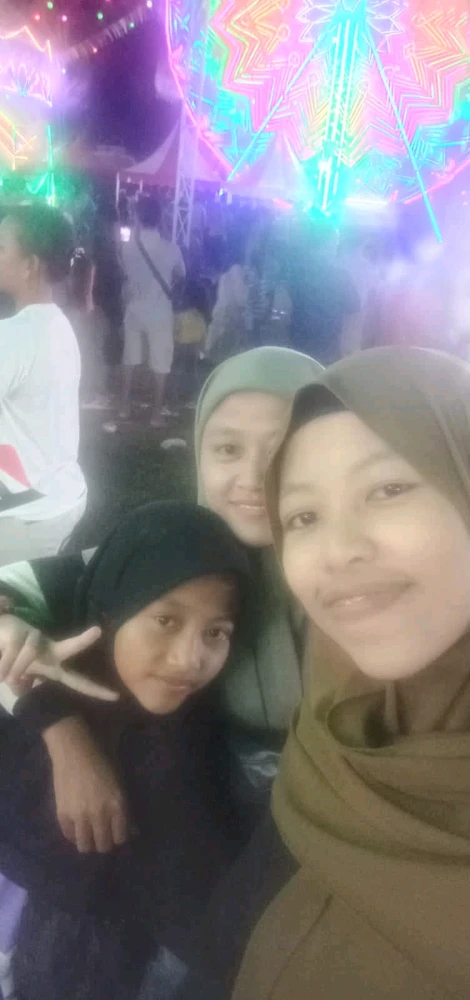 Gambar diunggah oleh Anisa Zakiya