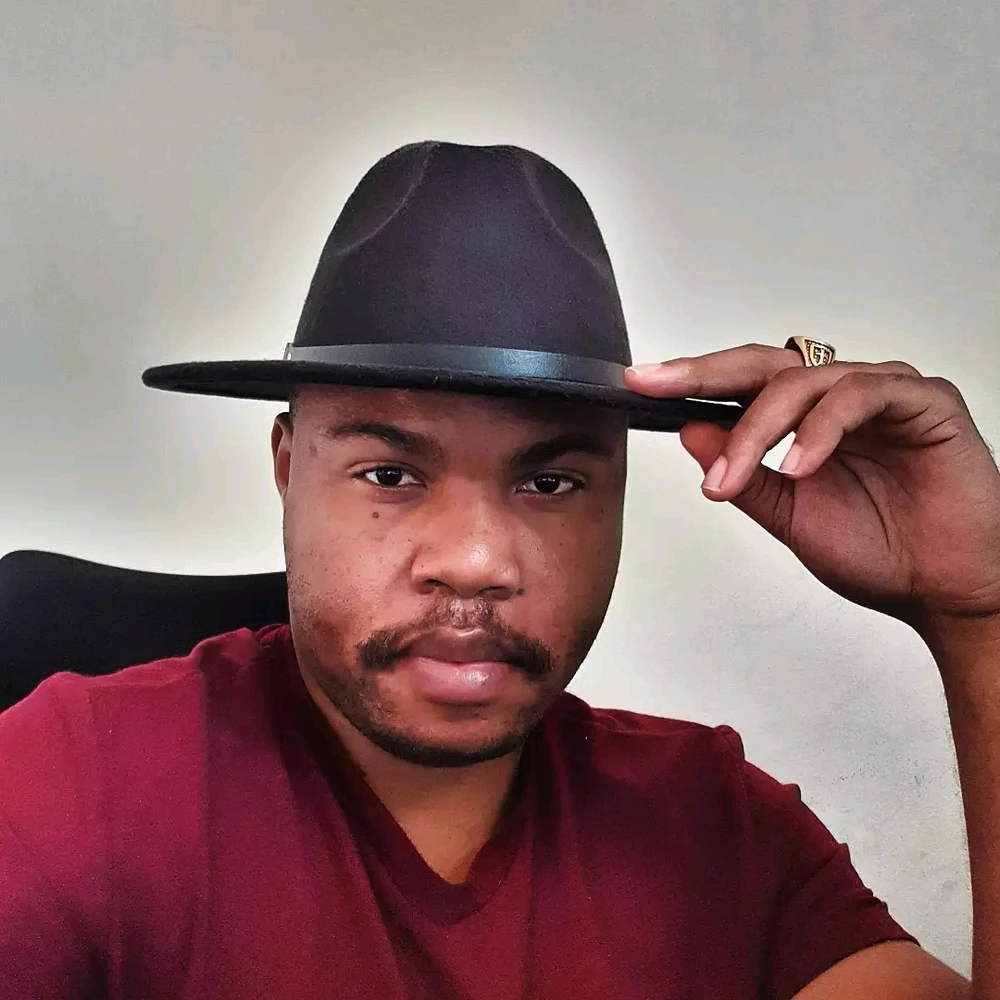 GIF uploaded by Leo