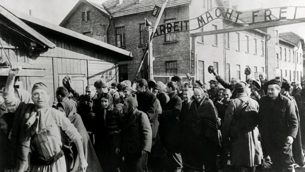 En el 🕊80º aniversario de la liberación de Auschwitz intentan minimizar el aporte de la URSS