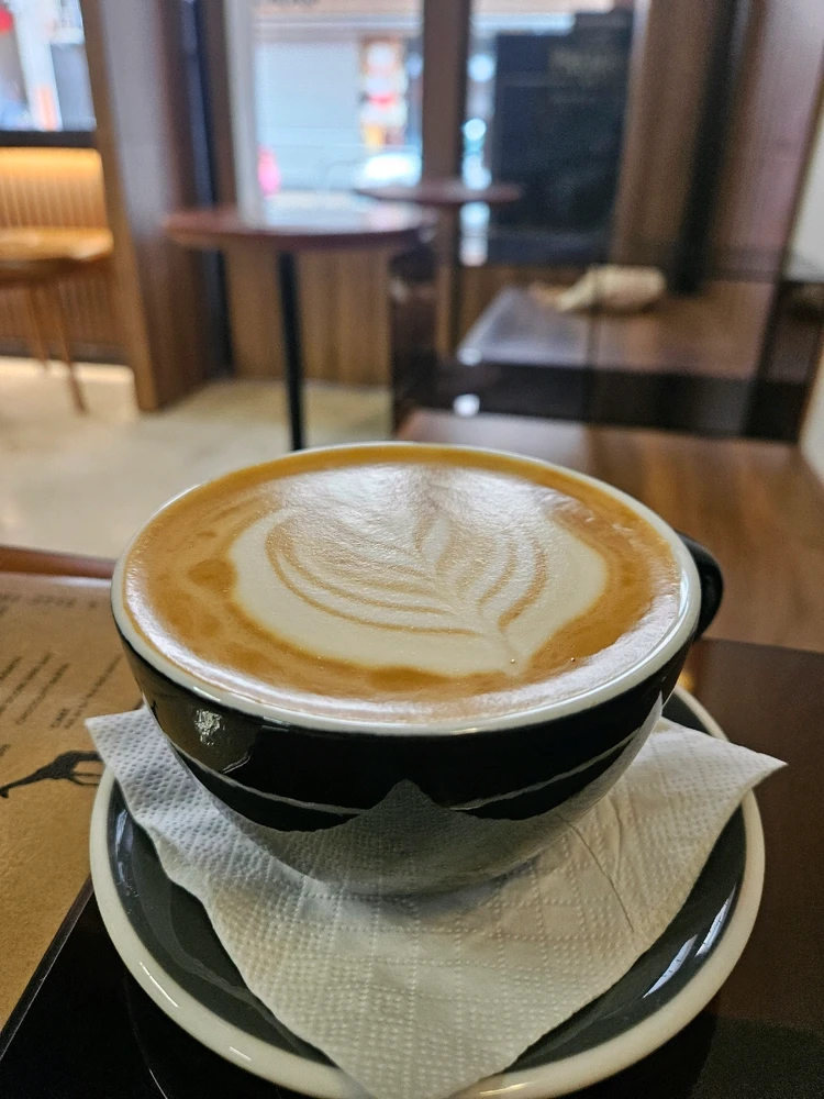 GIF uploaded by Alvin