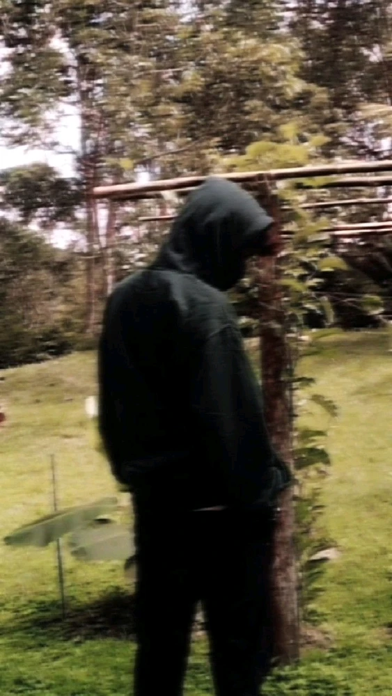 GIF na in-upload ni Joji