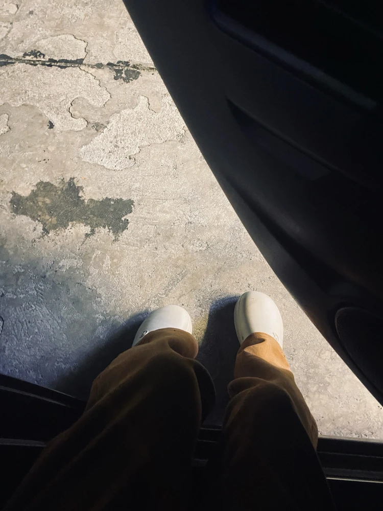 GIF อัปโหลดโดย J