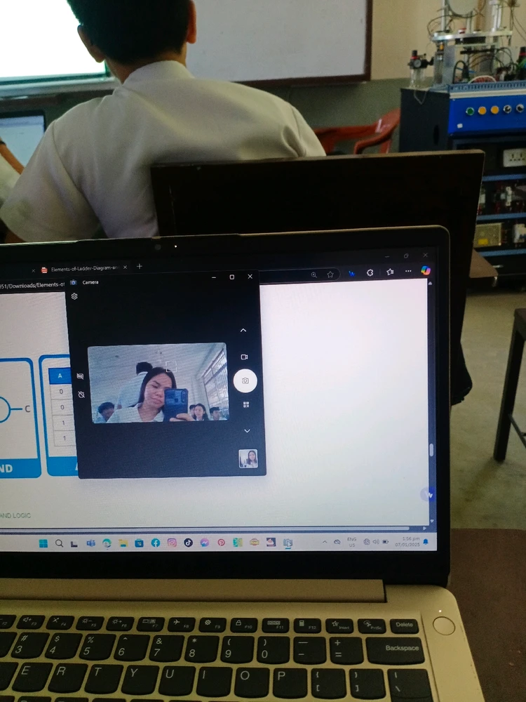 GIF uploaded by Ella