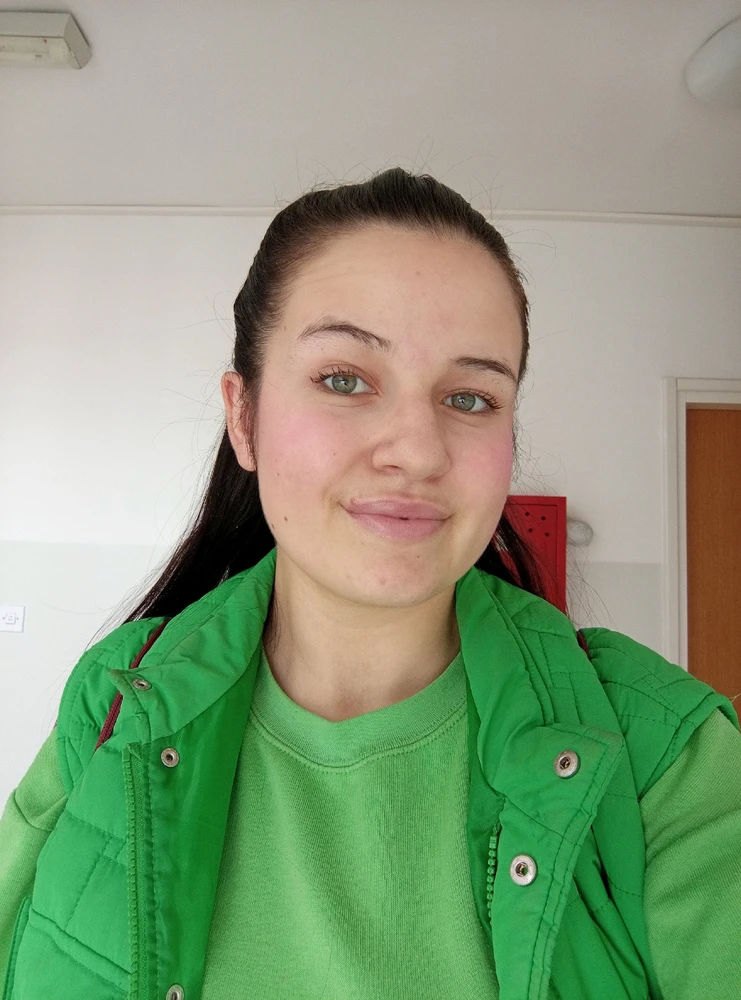 GIF uploaded by Mirna