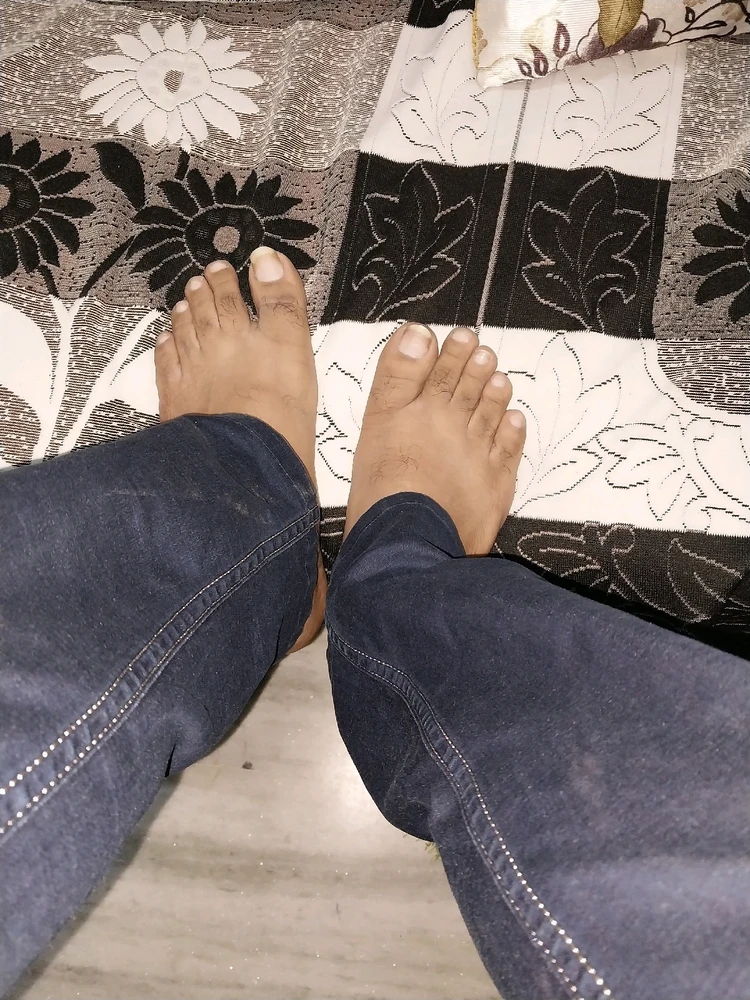 GIF na in-upload ni Adarsh Kumar