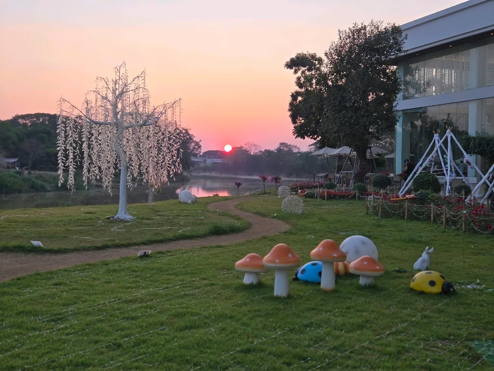 GIF uploaded by Lexx