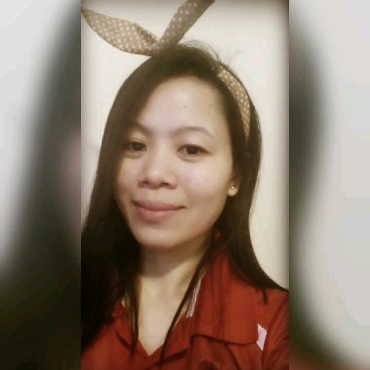 GIF na in-upload ni Charlene