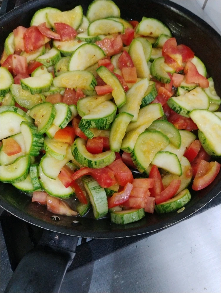 Hot salad's Saturday