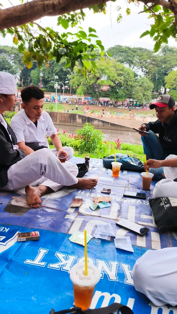 GIF diunggah oleh Olee