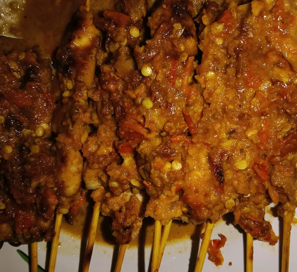 GIF uploaded by Iin