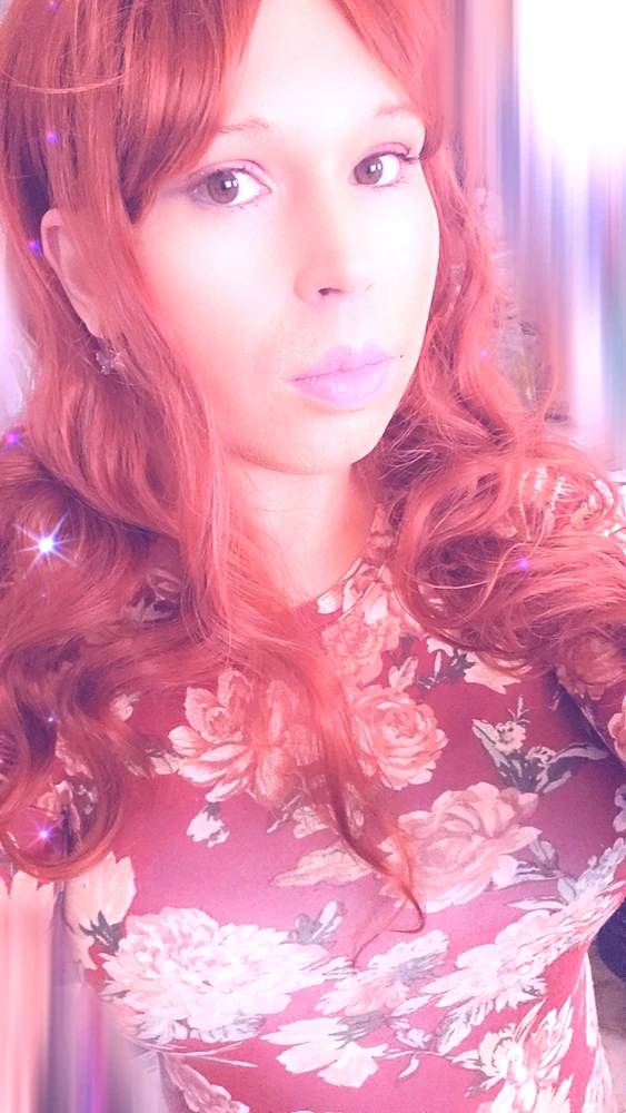 GIF gi-upload ni Ariana