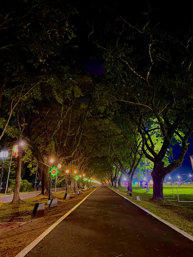 GIF uploaded by Alda