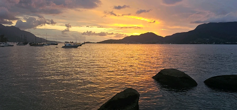 GIF uploaded by Edu