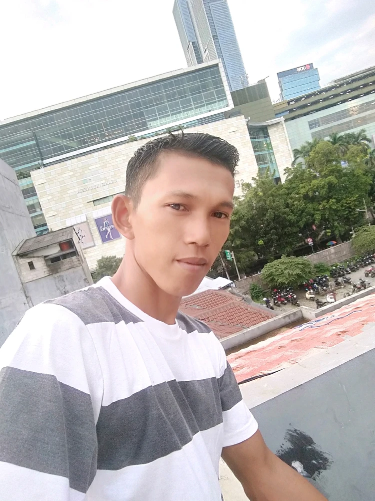 GIF diunggah oleh Satria