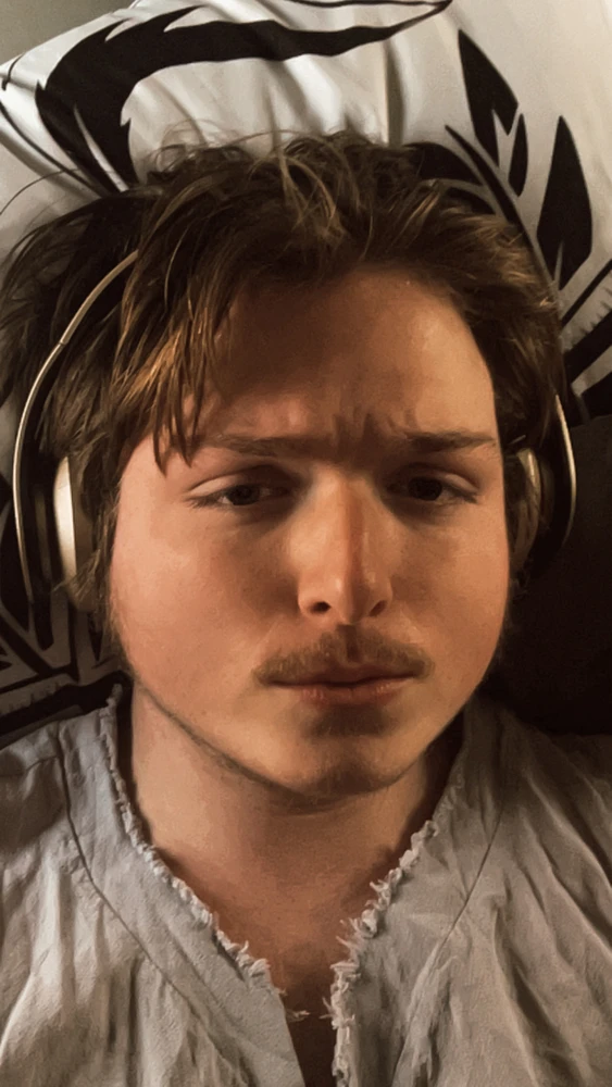 GIF uploaded by 𝔎𝔫𝔦𝔤𝔥𝔱 𝔄𝔯𝔦𝔢𝔩