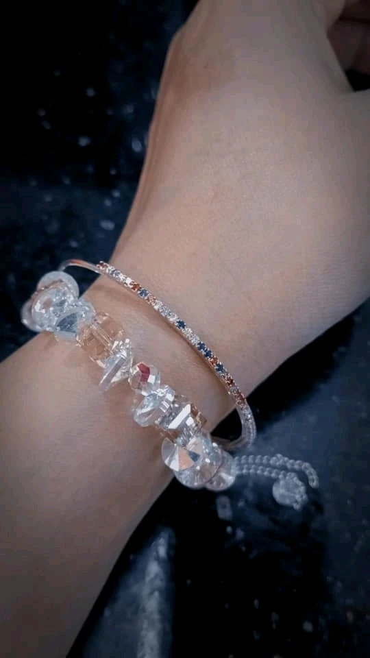 Artna 上傳的 GIF