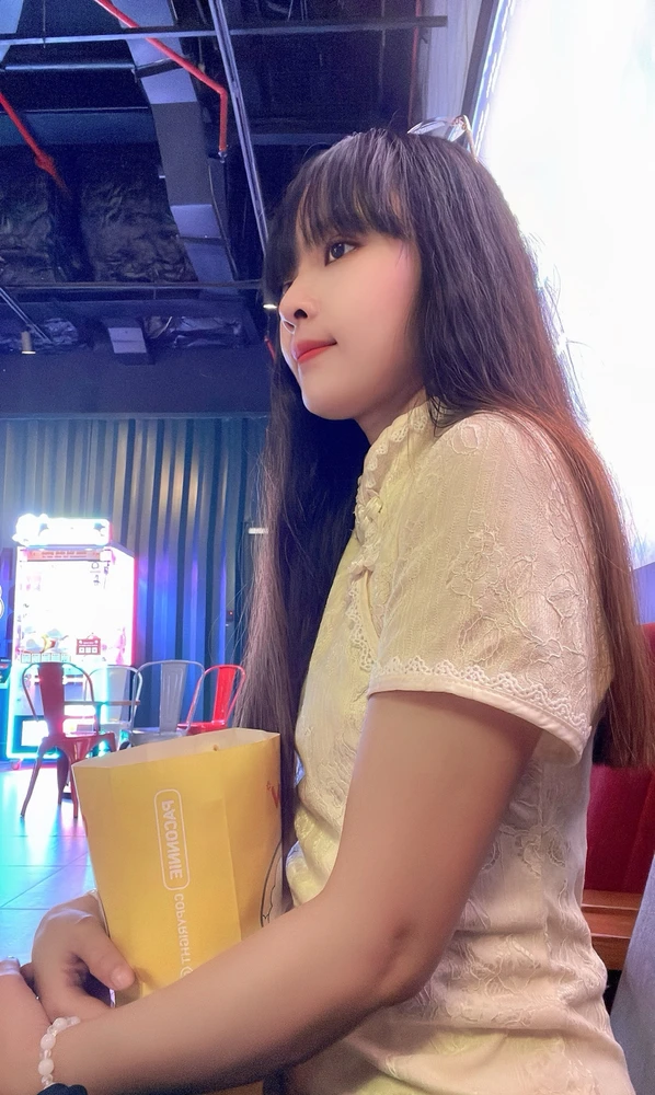 GIF được Vy phạm tải lên