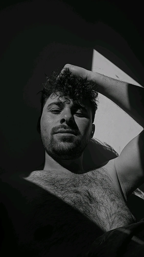 Sezer tarafından yüklenen GIF