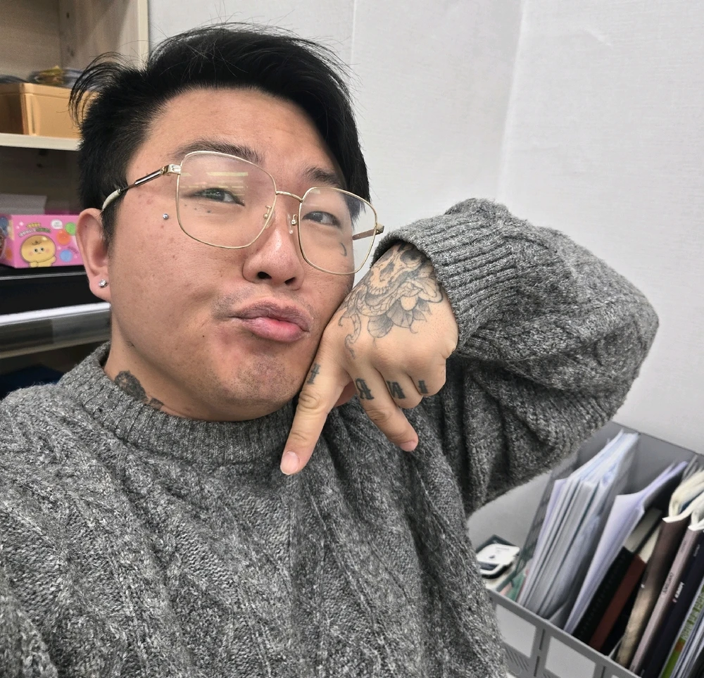 GIF uploaded by Sam 원