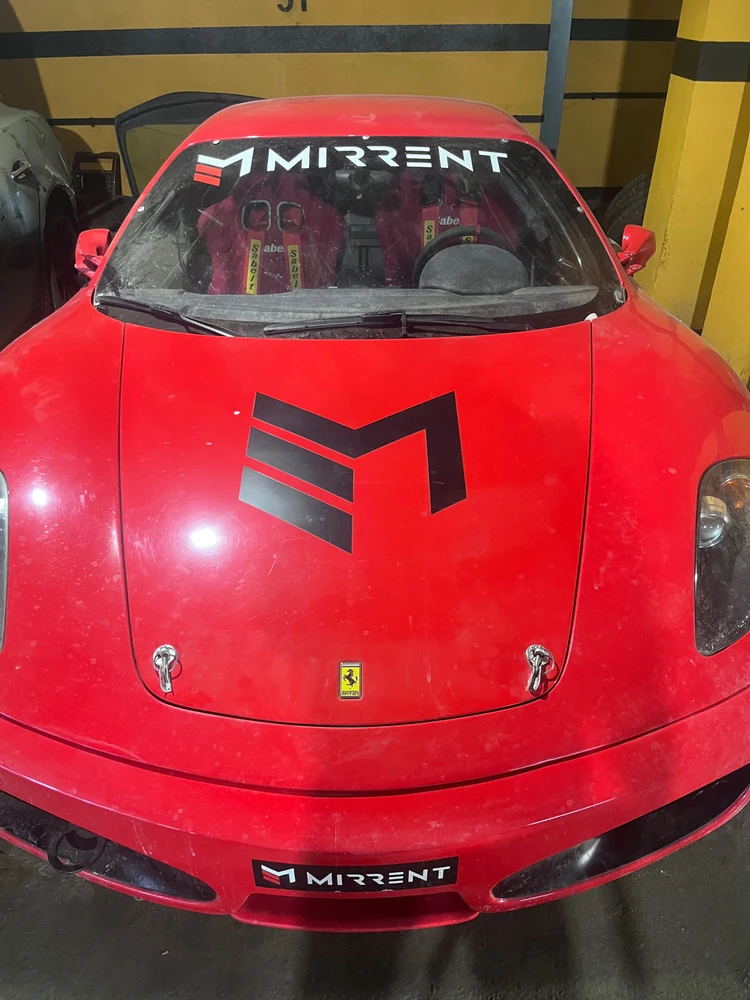 Внутри 430-й каркас безопасности, система пожаротушения, сиденья(ковши) и минимум удобств!
Весь рассчет на скорость!