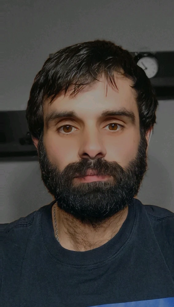 Гіфку завантажив ALEX