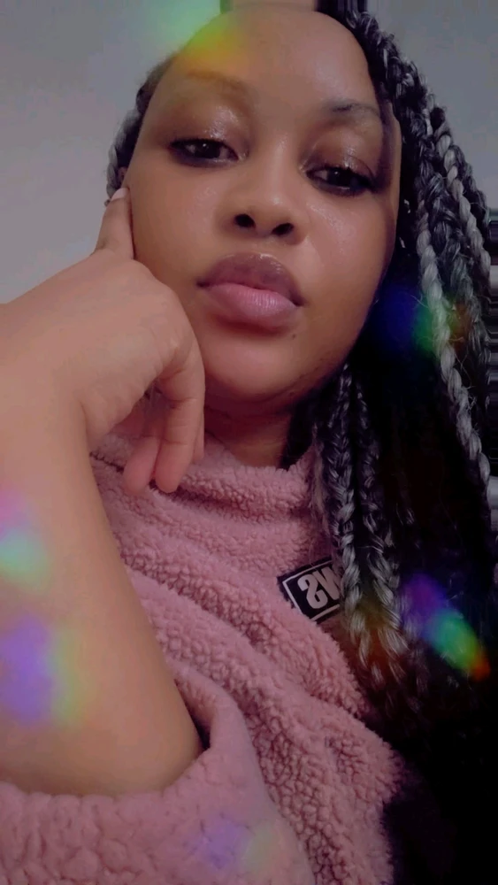 GIF diunggah oleh Shaz🇿🇲