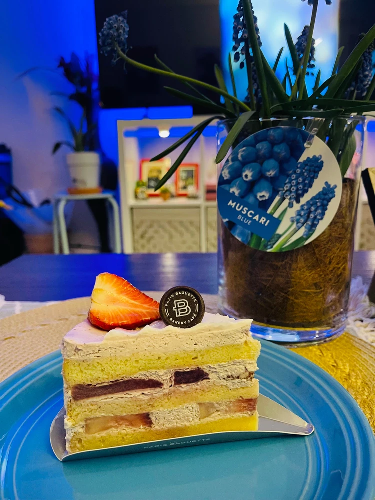 GIF uploaded by Yara