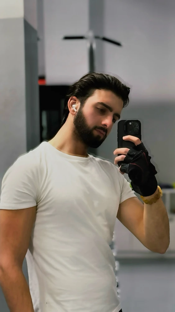 GIF-ը վերբեռնել է Aram