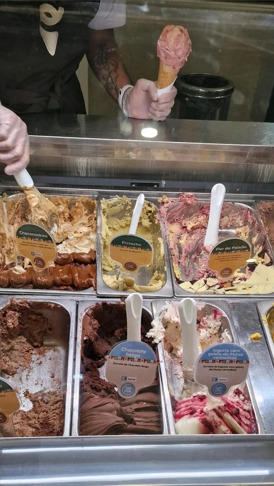 GIF na in-upload ni Superomem