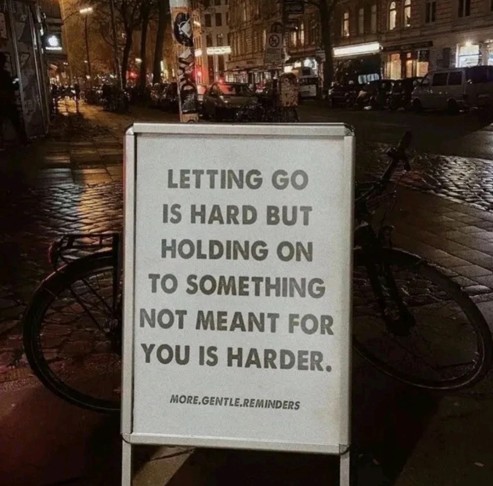 GIF uploaded by Aida