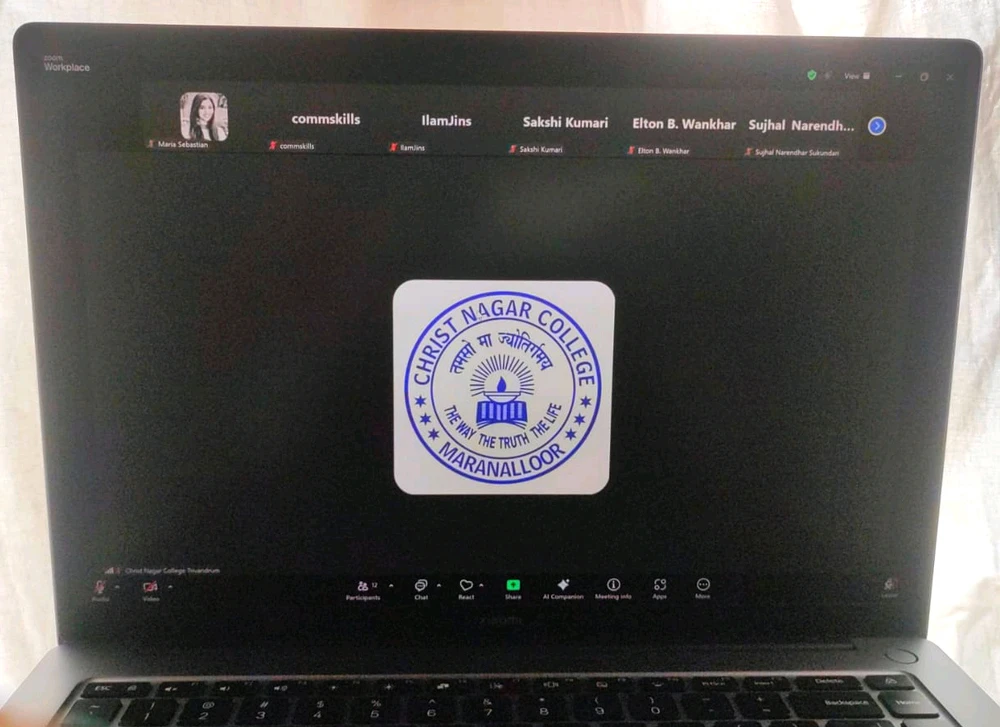 GIF gi-upload ni Ayantikaa Mazumder