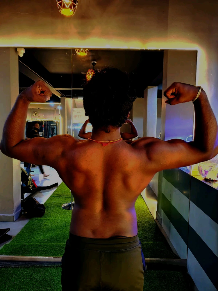 GIF uploaded by Gym 🏋🚴💪 boy 👦