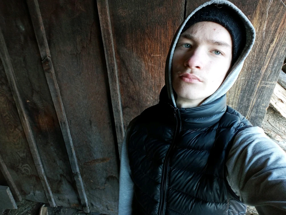 Фото загрузил Данил