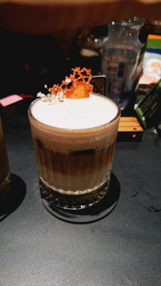 GIF diunggah oleh Dee