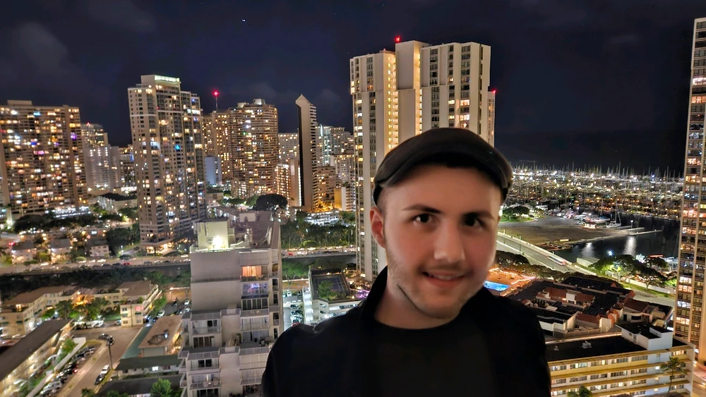 GIF gi-upload ni Alexander