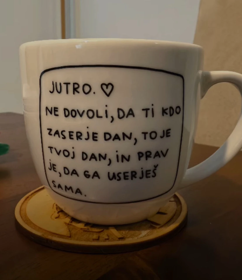 GIF naložil Flo