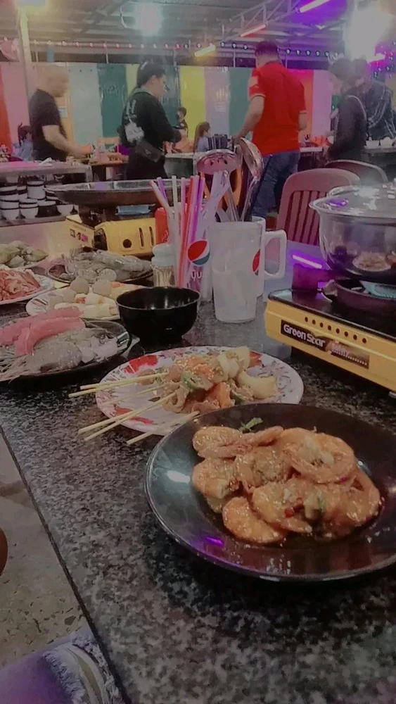 GIF uploaded by Bee π