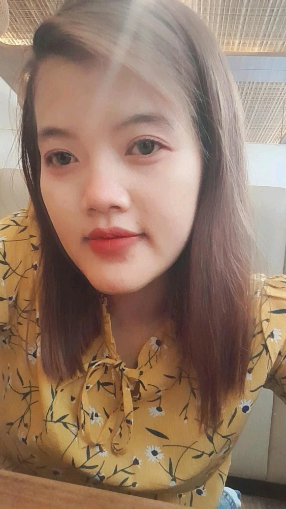 GIF diunggah oleh Vivian