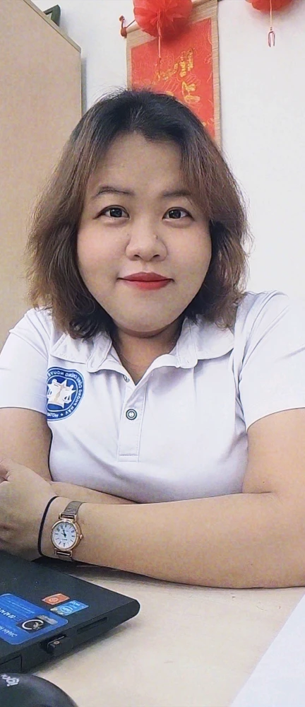 GIF được Tracy Nguyễn tải lên