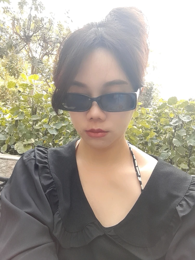 GIF na in-upload ni Annnn