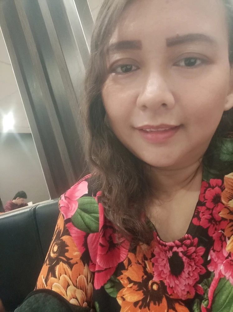 GIF diunggah oleh Via