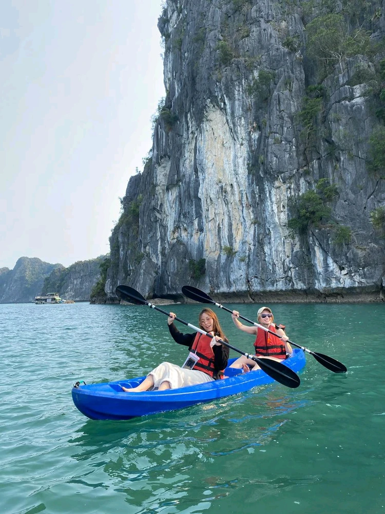 GIF uploaded by Laura