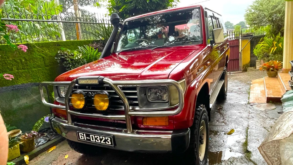 GIF uploaded by Sandun