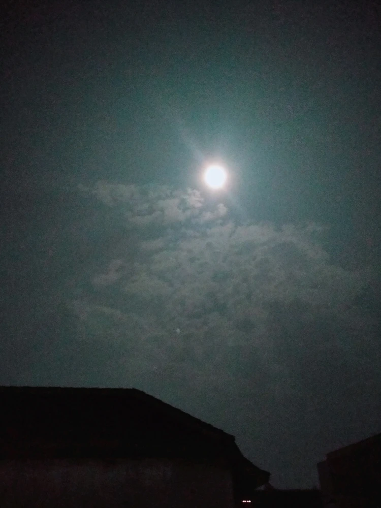 GIF diunggah oleh Strawberry 🍓