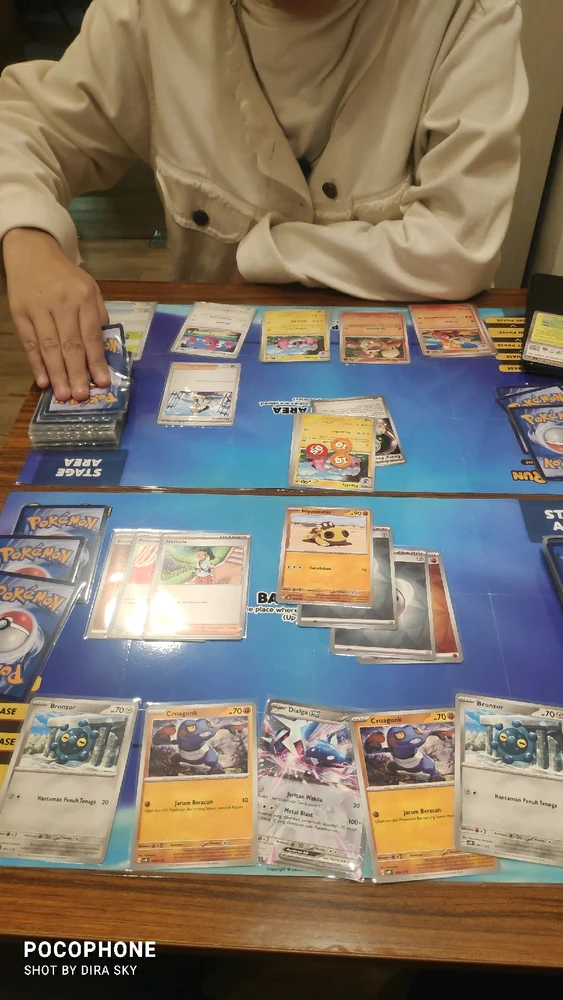 Kalo ketemuan ama saya Siap aja Kuajak MAIN. Main apa? Maen TCG Pokemon 😄