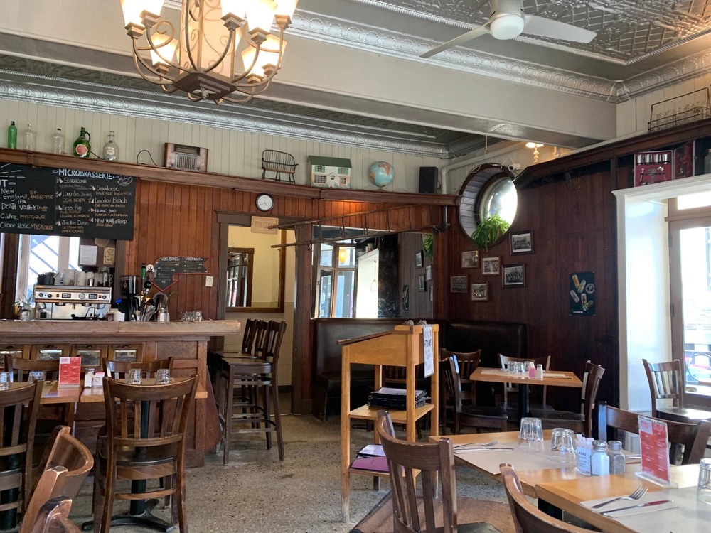 I love the way this restaurant looks!