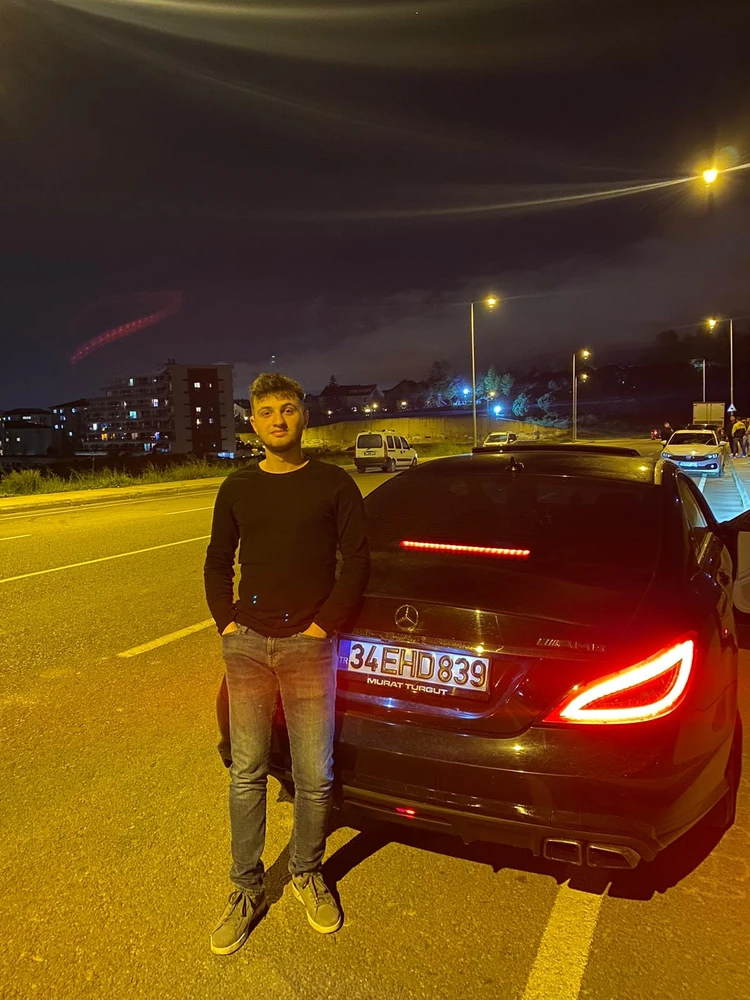 Barış tarafından yüklenen GIF