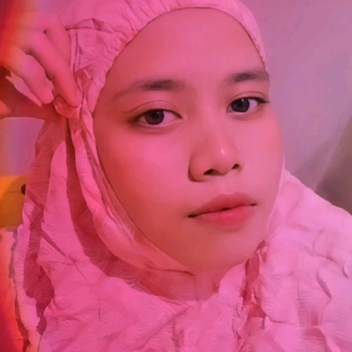 GIF diunggah oleh Giinaa