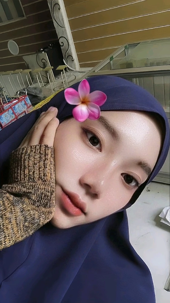 GIF diunggah oleh 𝐍aií🦋